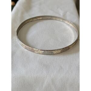 Vintage-Inspired Floral Etched Bangle – Silver, Gold & Copper Tones